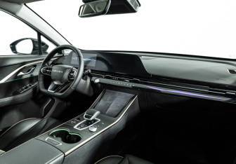 Подержанный автомобиль Omoda C5 2023 года (9 фото)