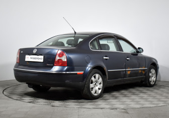 Подержанный автомобиль Volkswagen Passat Sedan 2004 года (5 фото)