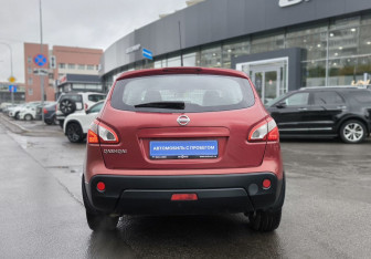 Подержанный автомобиль Nissan Qashqai 2011 года (5 фото)