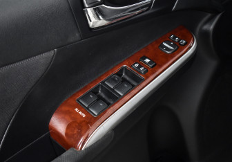 Подержанный автомобиль Toyota Camry Sedan 2013 года (15 фото)