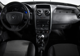 Подержанный автомобиль Renault Duster 2016 года (13 фото)