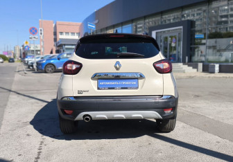 Подержанный автомобиль Renault Kaptur 2017 года (5 фото)