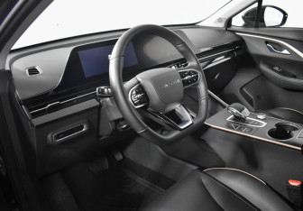 Подержанный автомобиль Omoda C5 2023 года (9 фото)