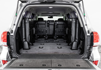 Подержанный автомобиль Toyota Land Cruiser Suv 2011 года (33 фото)