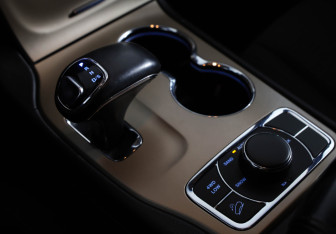 Подержанный автомобиль Jeep Grand Cherokee 2013 года (18 фото)