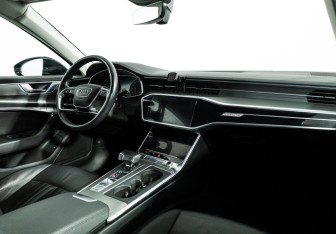 Подержанный автомобиль Audi A6 Sedan 2021 года (9 фото)