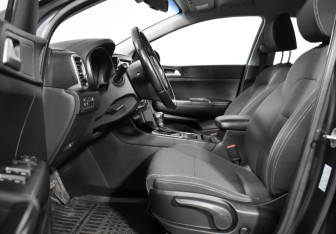 Подержанный автомобиль Kia Sportage 2017 года (10 фото)