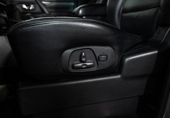 Подержанный автомобиль Mitsubishi Pajero 2011 года (16 фото)