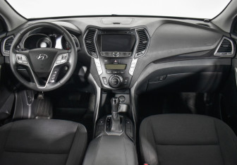 Подержанный автомобиль Hyundai Santa Fe 2012 года (13 фото)