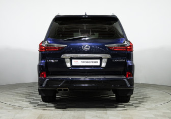 Подержанный автомобиль Lexus LX 2015 года (6 фото)