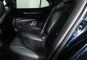 Подержанный автомобиль Toyota Camry Sedan 2020 года (10 фото)