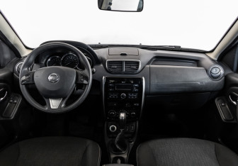 Подержанный автомобиль Nissan Terrano 2018 года (9 фото)