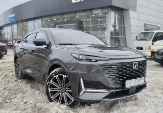 Подержанный автомобиль Changan UNI-K 2024 года (3 фото)
