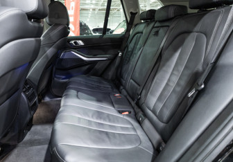 Подержанный автомобиль BMW X5 2019 года (18 фото)