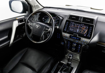 Подержанный автомобиль Toyota Land Cruiser Prado 2021 года (17 фото)