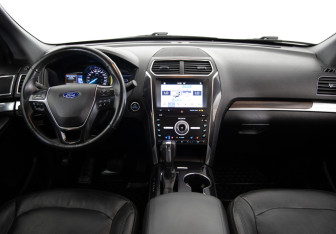 Подержанный автомобиль Ford Explorer 2019 года (9 фото)