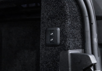 Подержанный автомобиль Land Rover Range Rover 2018 года (3 фото)