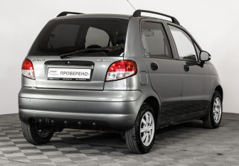 Подержанный автомобиль Daewoo Matiz 2013 года (8 фото)