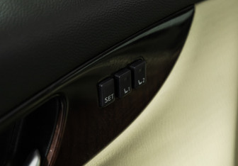 Подержанный автомобиль Infiniti QX50 2016 года (21 фото)