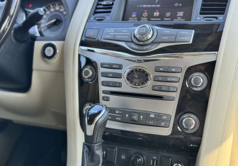 Подержанный автомобиль Infiniti QX80 2018 года (21 фото)