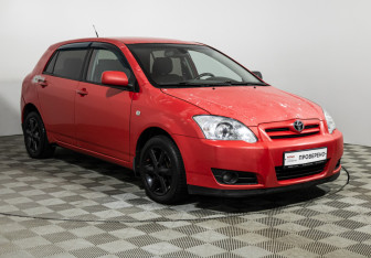 Подержанный автомобиль Toyota Corolla Hatchback 2006 года (3 фото)