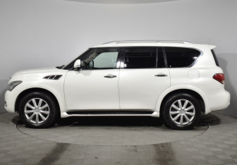 Подержанный автомобиль Infiniti QX56 2011 года (8 фото)