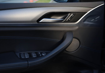 Подержанный автомобиль BMW X3 2019 года (19 фото)