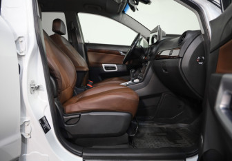 Подержанный автомобиль Opel Antara 2014 года (24 фото)