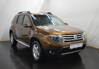 Подержанный автомобиль Renault Duster 2013 года (3 фото)