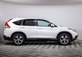 Подержанный автомобиль Honda CR-V 2014 года (4 фото)