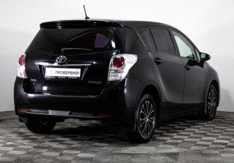 Подержанный автомобиль Toyota Verso 2013 года (5 фото)