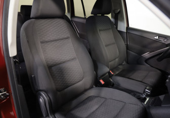 Подержанный автомобиль Volkswagen Tiguan 2009 года (18 фото)