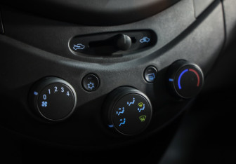 Подержанный автомобиль Chevrolet Spark 2013 года (13 фото)