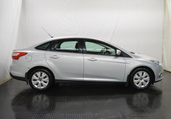 Подержанный автомобиль Ford Focus Sedan 2014 года (4 фото)