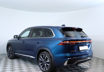 Подержанный автомобиль Geely Monjaro 2023 года (8 фото)