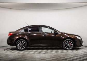 Подержанный автомобиль Chevrolet Cruze Sedan 2013 года (4 фото)