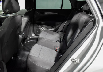 Подержанный автомобиль Opel Insignia Wagon 2020 года (11 фото)