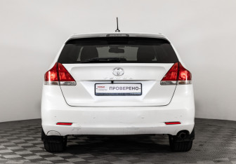 Подержанный автомобиль Toyota Venza 2011 года (6 фото)