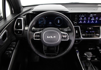 Подержанный автомобиль Kia Sorento 2022 года (10 фото)
