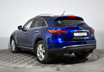 Подержанный автомобиль Infiniti QX70 2014 года (7 фото)