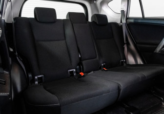 Подержанный автомобиль Toyota RAV4 2014 года (17 фото)