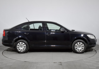 Подержанный автомобиль Skoda Octavia Liftback 2012 года (4 фото)