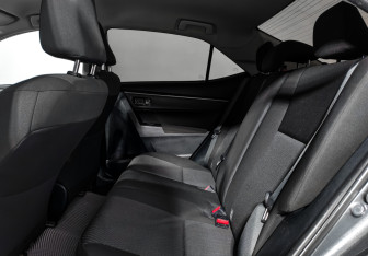 Подержанный автомобиль Toyota Corolla Sedan 2014 года (12 фото)