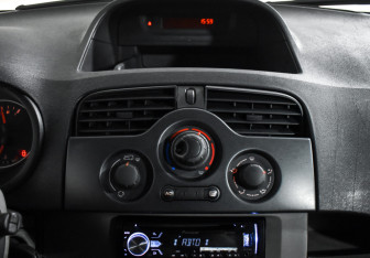 Подержанный автомобиль Renault Kangoo 2008 года (16 фото)
