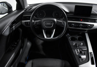 Подержанный автомобиль Audi A4 Sedan 2015 года (17 фото)