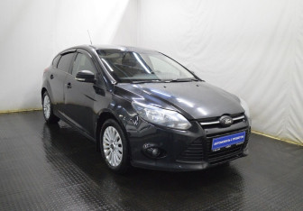 Подержанный автомобиль Ford Focus Hatchback 2011 года (3 фото)