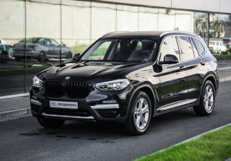 Подержанный автомобиль BMW X3 2019 года (3 фото)