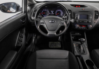 Подержанный автомобиль Kia Cerato Sedan 2014 года (11 фото)