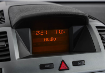 Подержанный автомобиль Opel Zafira Compactvan 2012 года (14 фото)