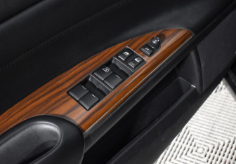 Подержанный автомобиль Nissan Teana 2011 года (10 фото)
